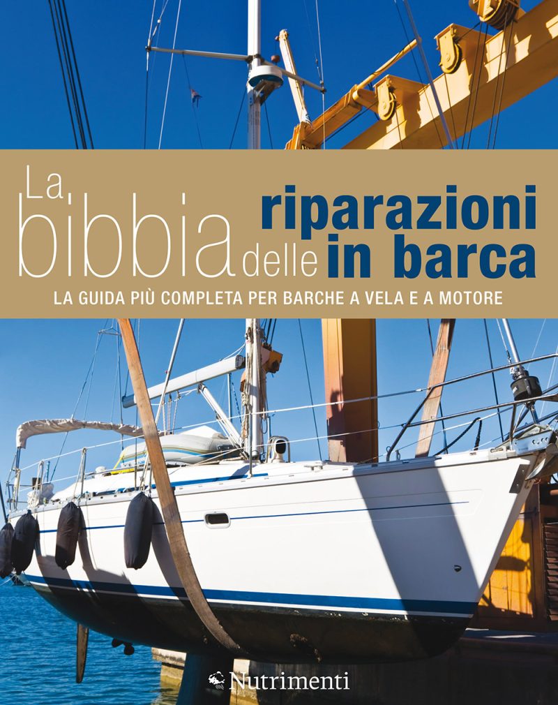 In copertina barca a vela durante l’alaggio