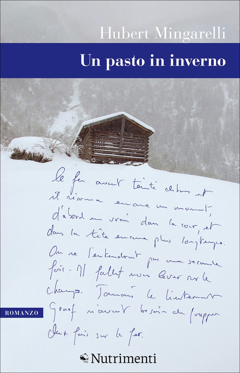 In copertina in un paesaggio innevato una piccola casa fatta di tronchi sembra l'unico rifugio disponibile