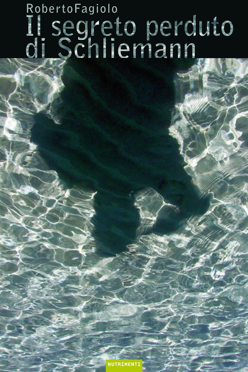 In copertina l’ombra riflessa di un uomo sull’acqua