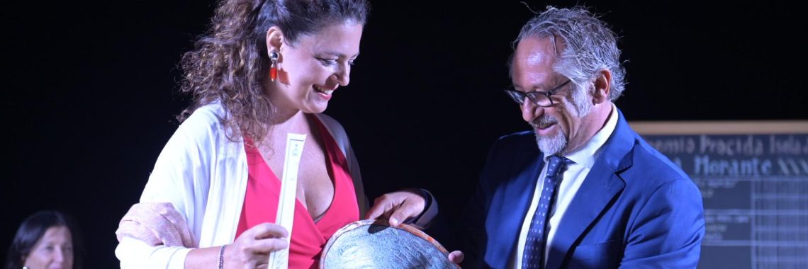 Gea Finelli riceve il premio Elsa Morante Isola di Arturo